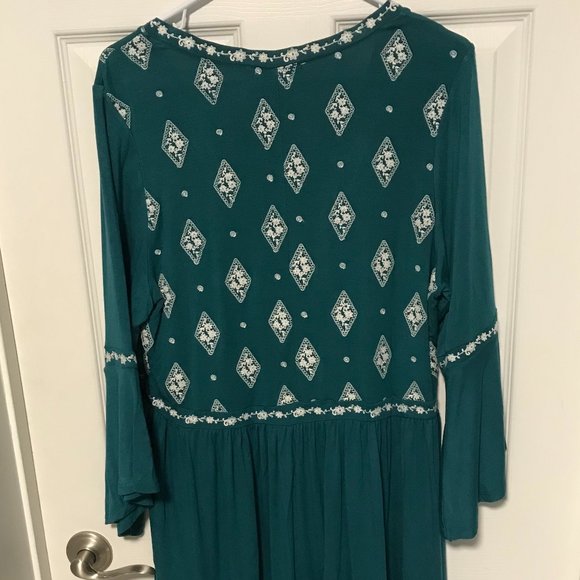 Torrid: New with Tags Embroidered Babydoll Tee - Picture 11 of 15